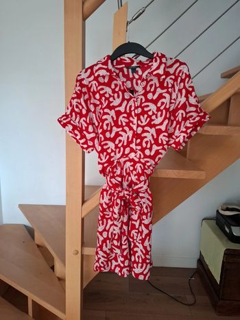 Robe neuve avec etiquette