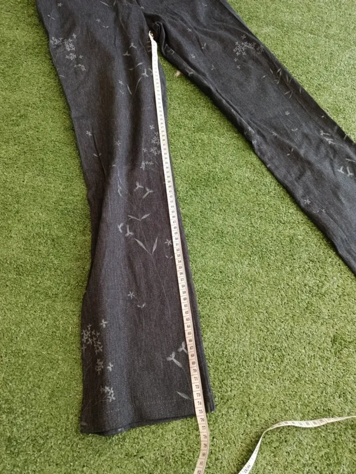 Pantalon motifs floral gris anthracite Camaïeu vintage taille 38 - photo numéro 6
