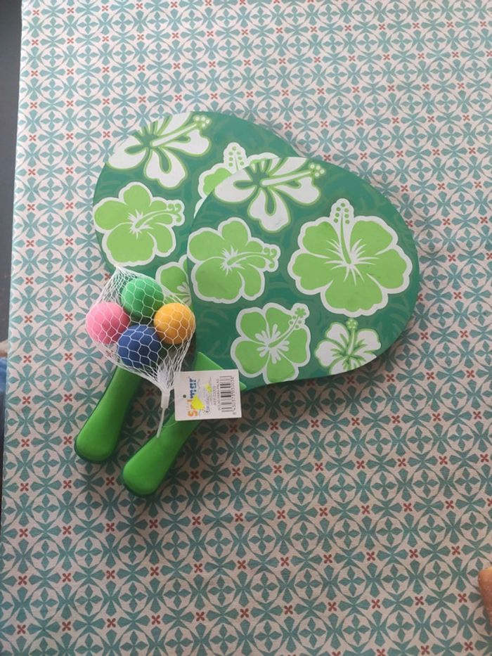 Raquettes en bois et balles