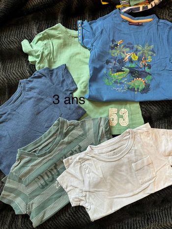 Lot tee shirts