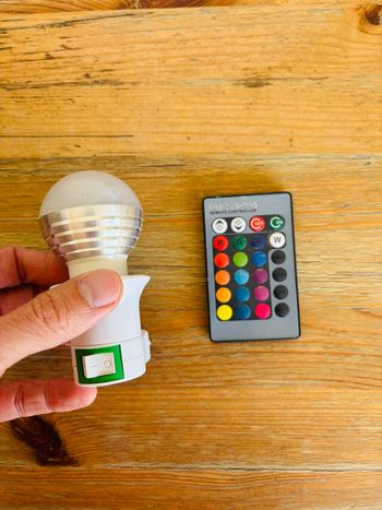 Ampoule multicolore LED