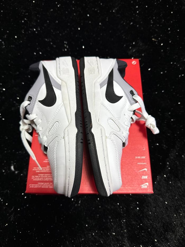 Baskets Nike Full Force LO Eur 35 - photo numéro 5