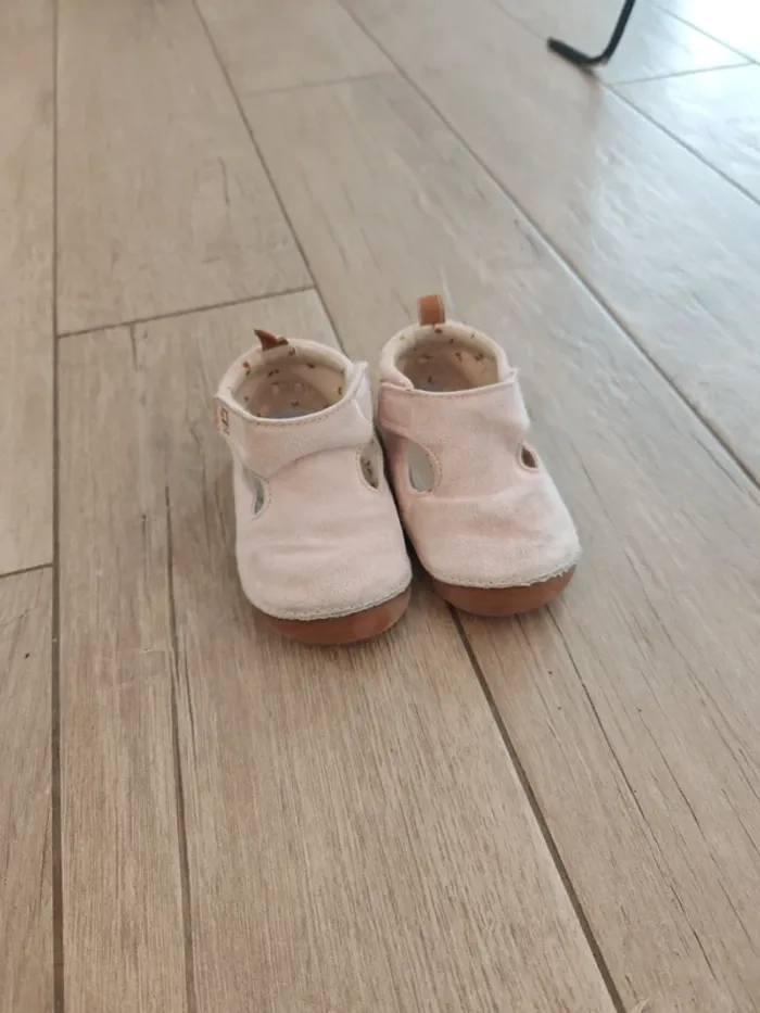 Chausson souple rose idéal pour crèche 23