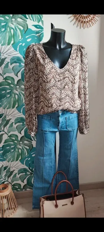 Blouse fluide et transparente taille 36 /38