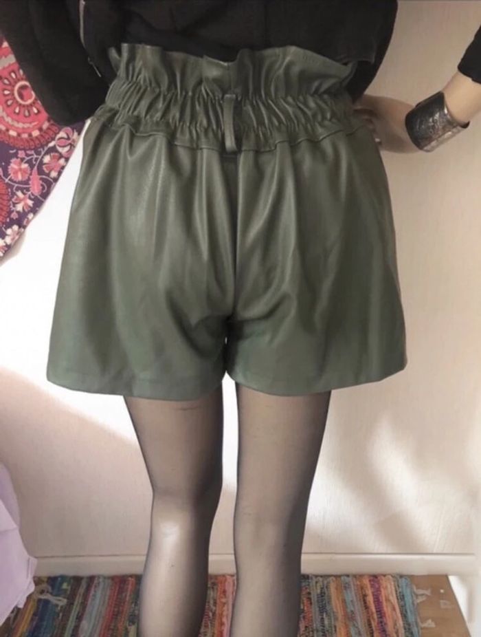 Synthetic Leather short/ Short similicuir vert vintage - photo numéro 6