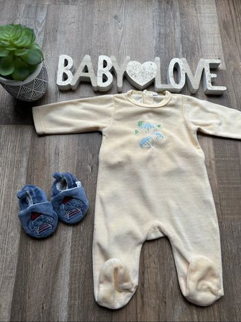 - Pyjama - 1 mois - Très bon état