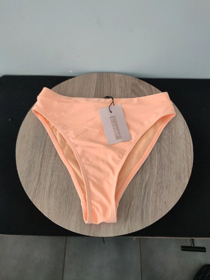 Bas de bikini échancré taille 36 missguided