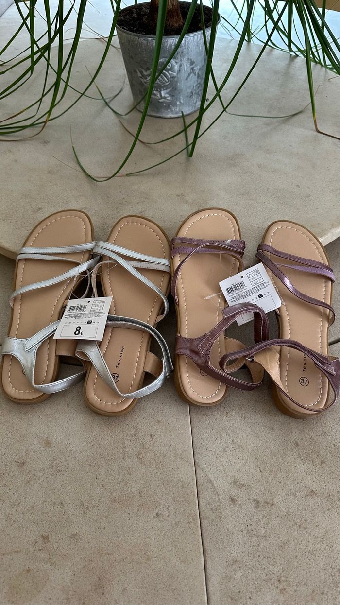 2 paires neuves