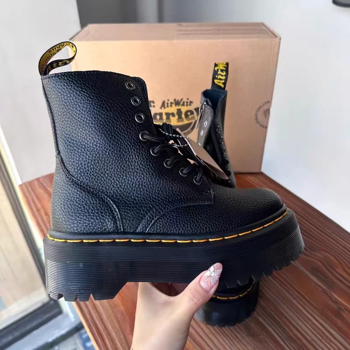 Bottes Dr. Martens noires à motif grainé, pointure 37 - photo numéro 3