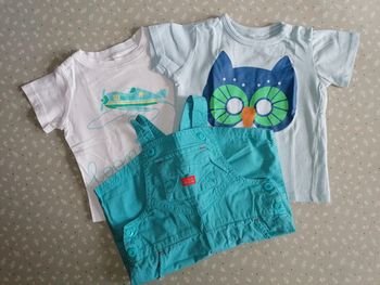 Ensemble de Salopette short Marque Orchestra & T-shirts taille 9mois