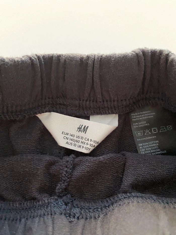Short noir H&M 9/10ans 140 - photo numéro 4