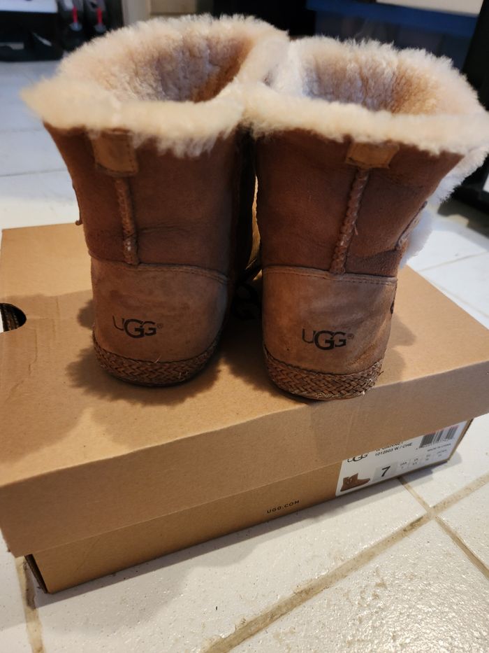 Chaussures UGG t.37 - photo numéro 2
