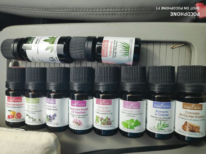 Lot huile essentielle bio neuves