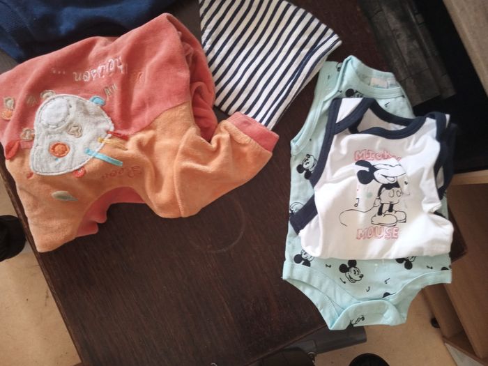 Lot vêtements garçon naissance 1 mois - photo numéro 2