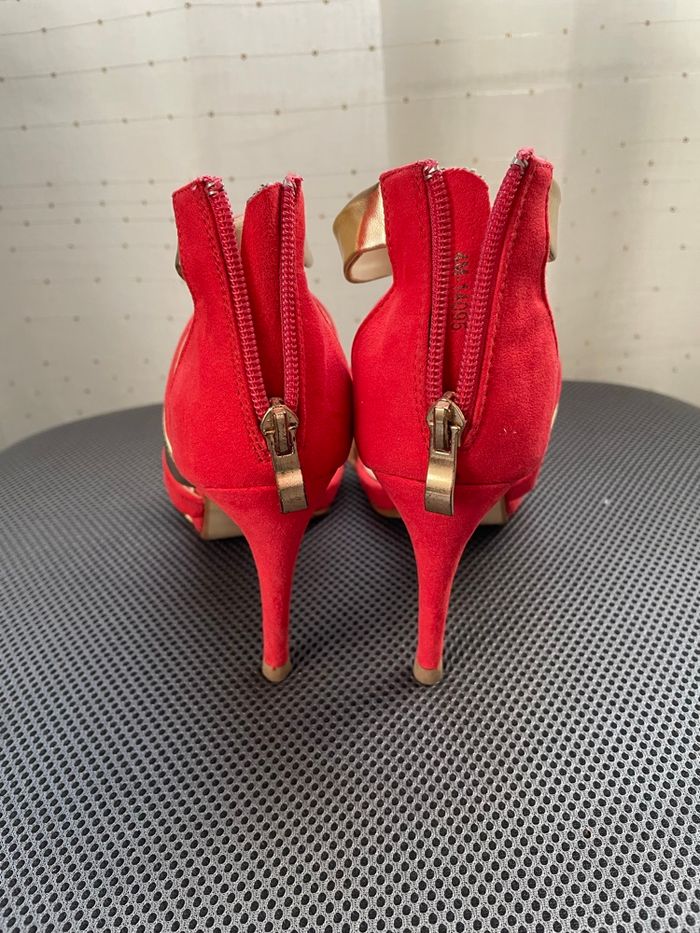 Sandales corail et doré - photo numéro 2