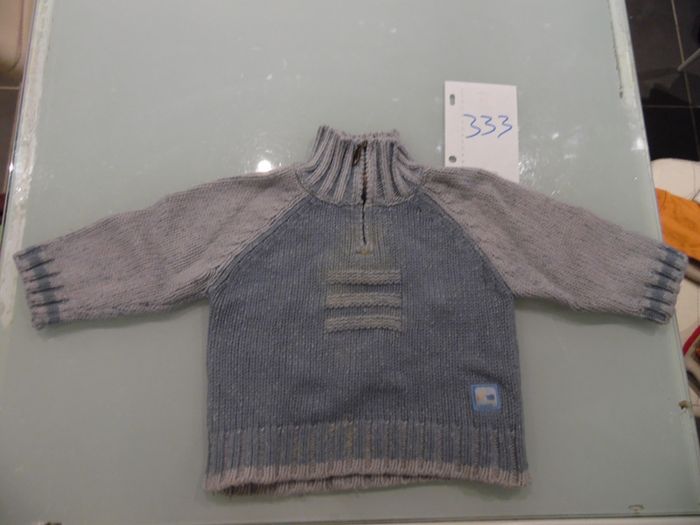 pull 12 mois gris tape a l'oeil