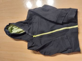 Sweat à acapuche