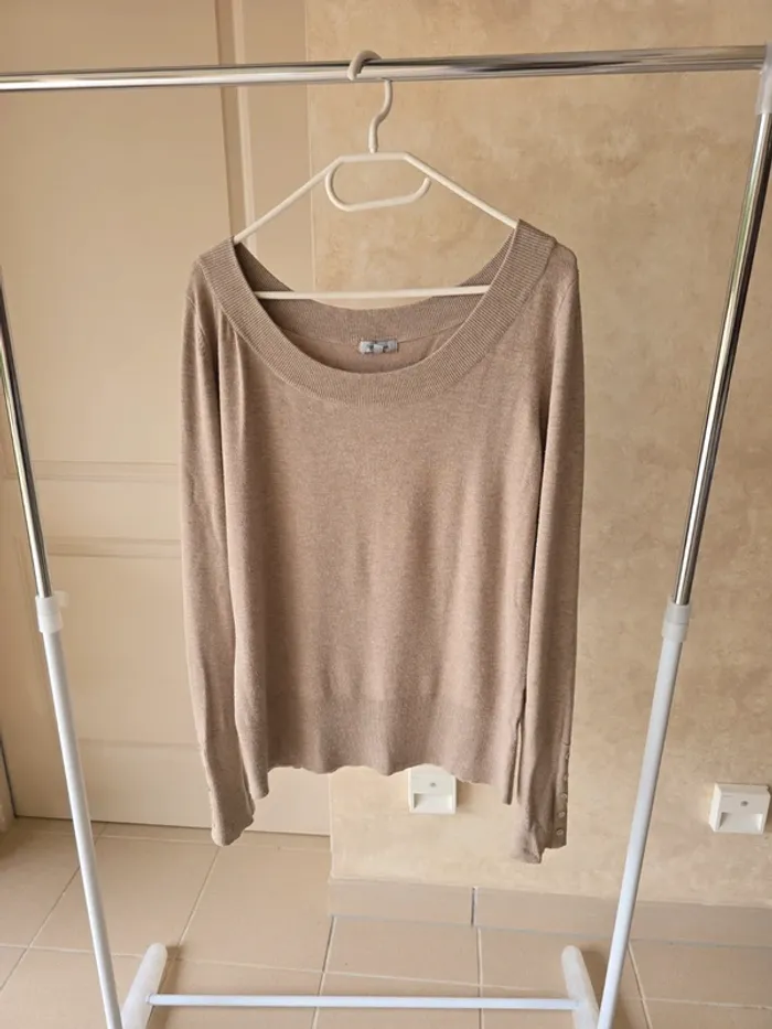 Pull femme échancré - photo numéro 3