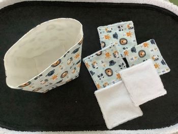 5 lingettes lavables/ débarbouillettes  + panier motif animaux  Coton et bambou