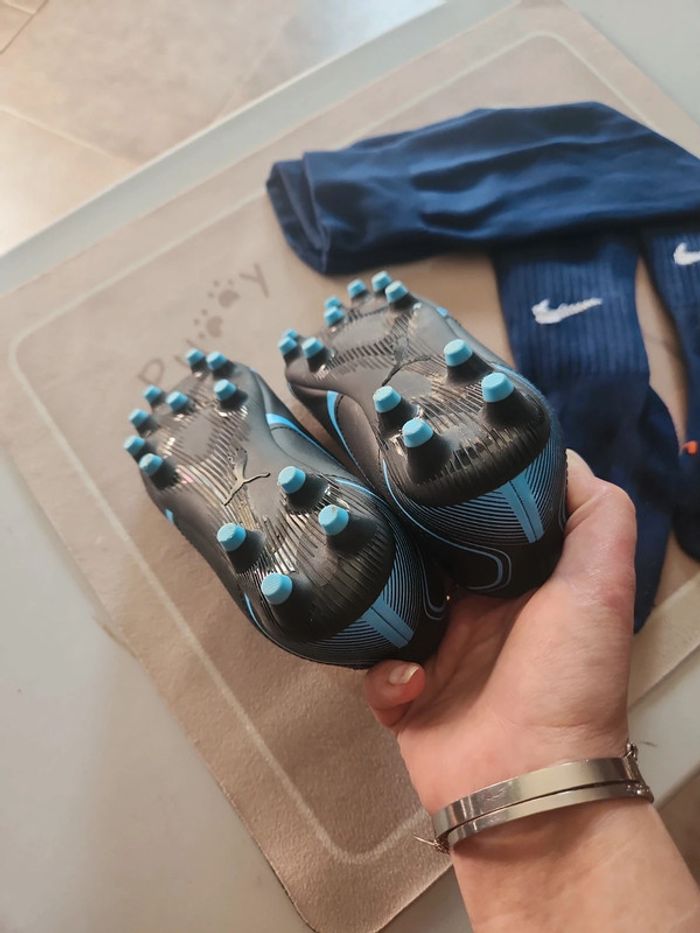 Lot Crampons + 1 paires  chaussette de foot - photo numéro 3