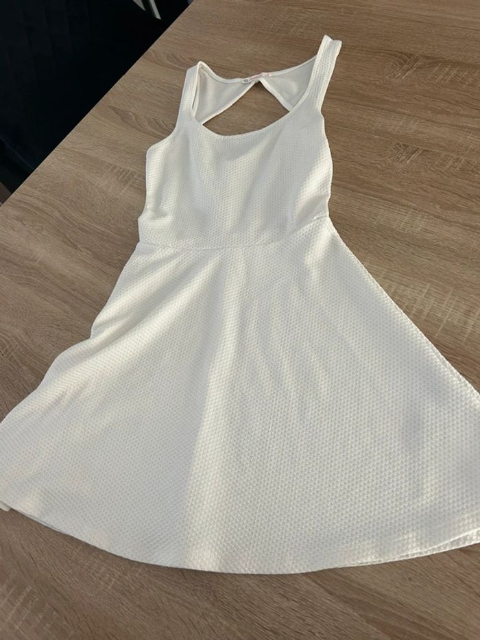 Robe blanche taille s