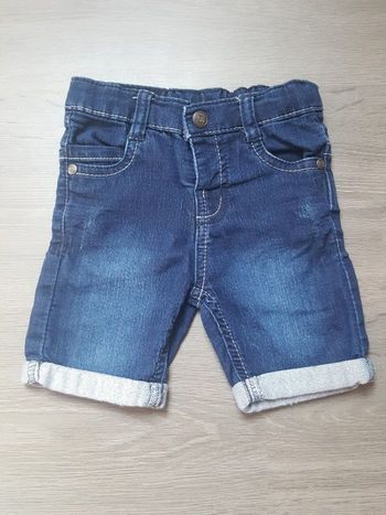 Short en jeans taille 12 mois / 74