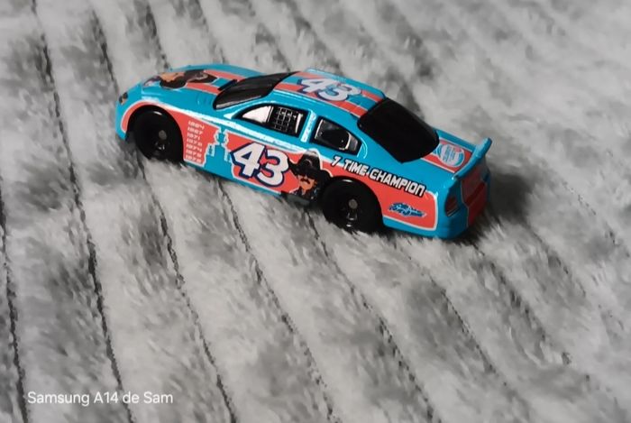 Voiture bleu rouge 43 - photo numéro 2