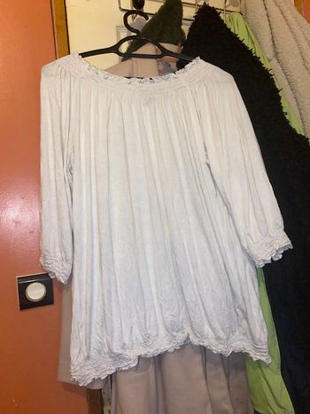 Très beau t shirt manche longue blouse