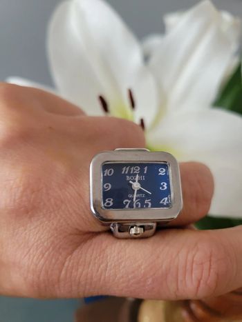 Bague montre rectangulaire ajustable