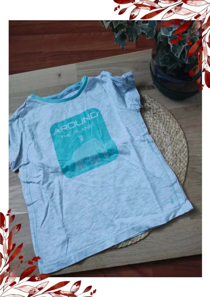 Tee shirt Okaïdi taille 5 ans en très bon état
