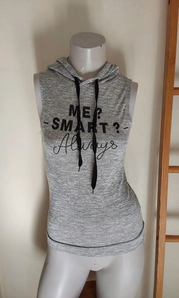 Blouse débardeur sans manche avec capuche T 34