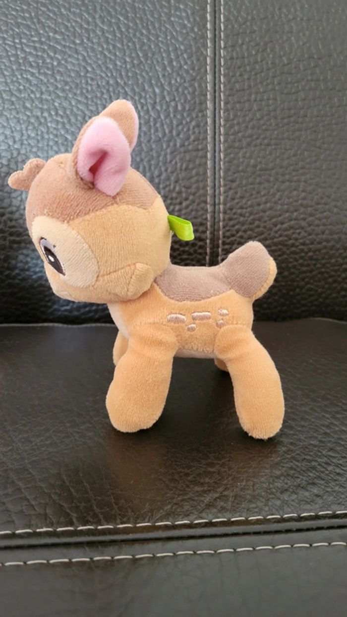 Petites peluches Disney à suspendre : Bambie, Panpan et un papillon. - photo numéro 3