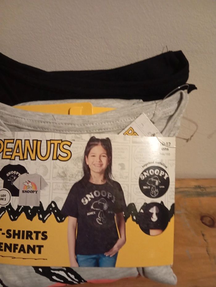 Lot de 2 tee shirt Snoopy manchez courtes fille 10 12 ans - photo numéro 2