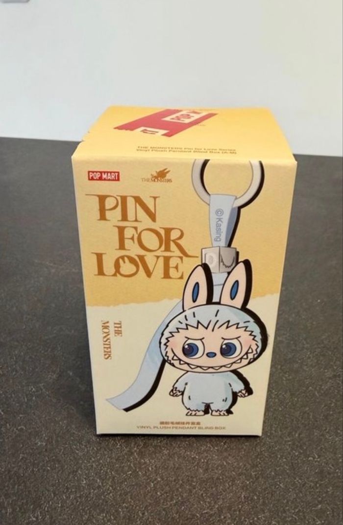 Labubu pin for love V - photo numéro 2
