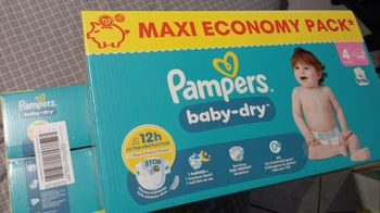 Pampers maxi pack taille 4 neuf