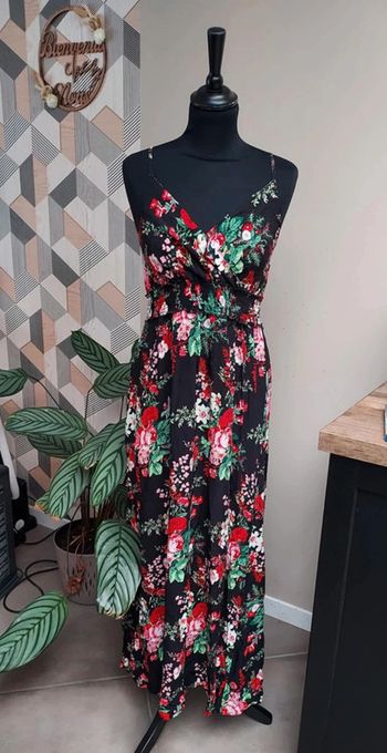Superbe robe longue en viscose motif fleuri