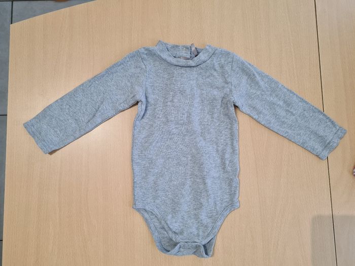 Lot 2 bodies garçon 12 mois - photo numéro 4