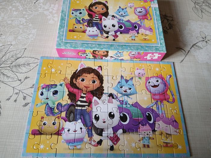 Puzzle 50 pièces gabby chat  clementoni