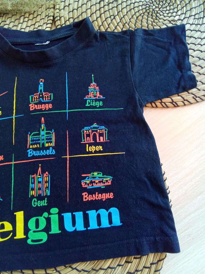 Tee shirt marine avec impressions colorées taille 3/4 ans - photo numéro 2