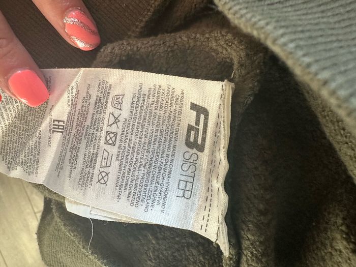 Pull à capuche kaki - photo numéro 3