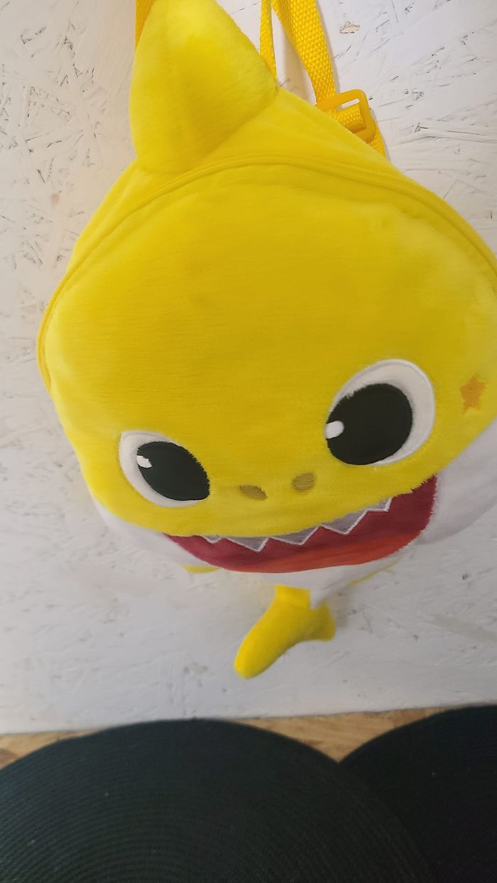 Sac à dos baby shark en peluche- Pinkfong - photo numéro 6