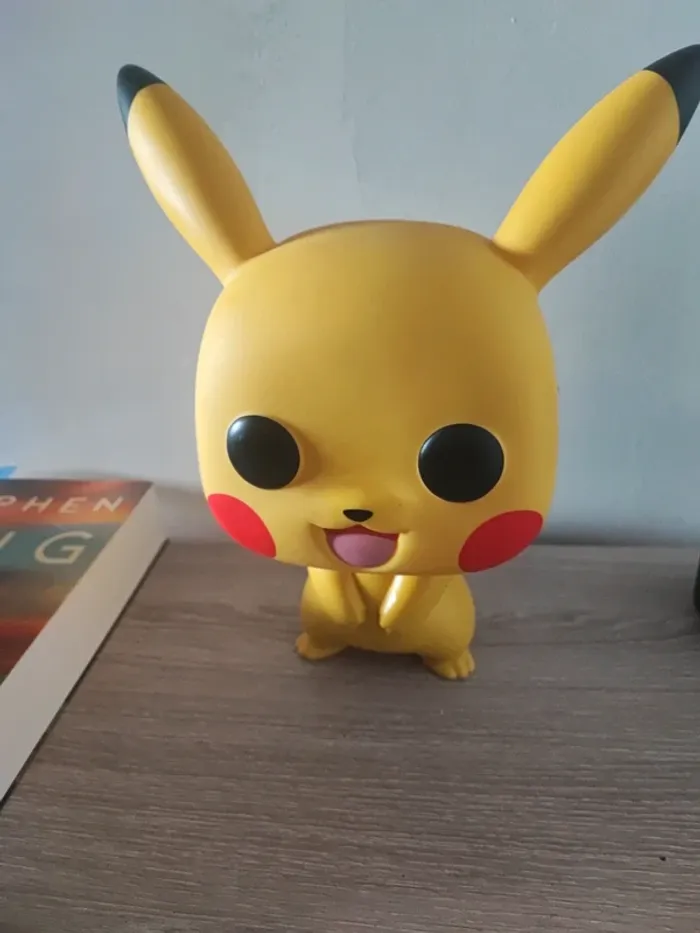Funko pop xl pikachu