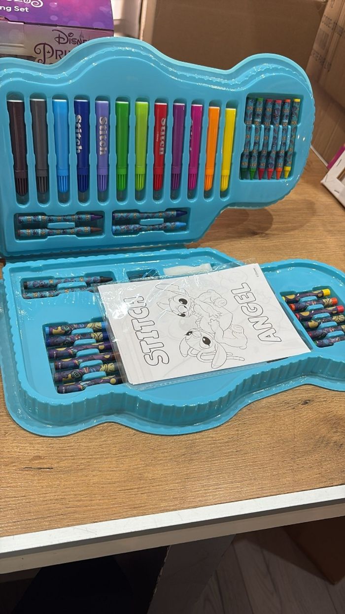Stitch Valisettes coffret de coloriage neuf sous emballage - photo numéro 3