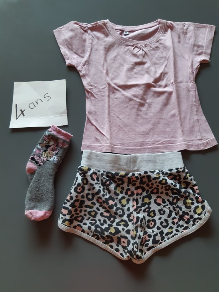 lot fille été 4ans : tee-shirts et shorts - photo numéro 3