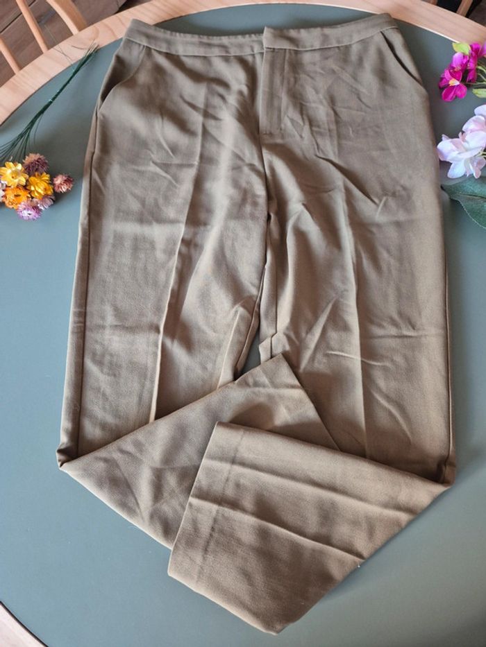 Pantalon droit, couleur vert , taille 42, Anna field