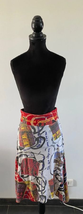 Jupe Desigual taille XS et foulard Desigual