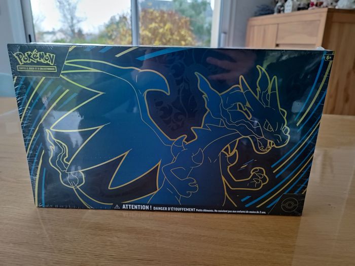 Coffret Pokémon Ultra Premium Méga-Dracaufeu X