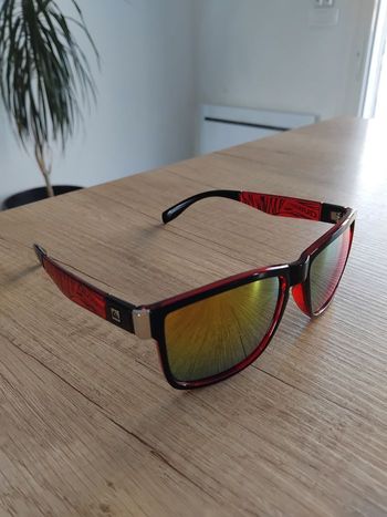 Lunettes quicksilver rouge
