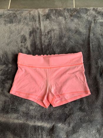 Short Undiz