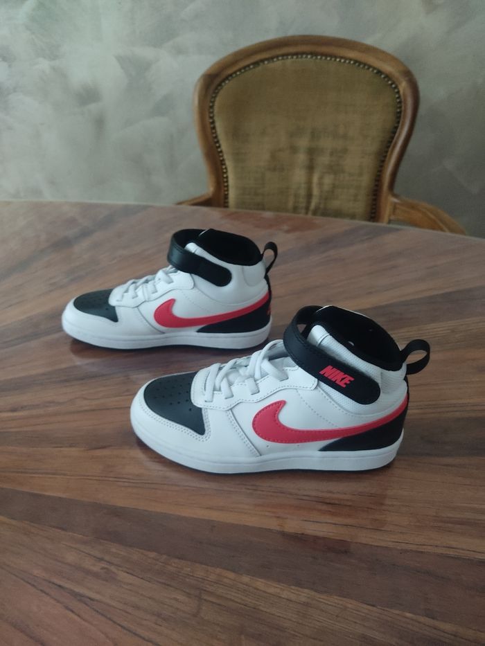 Baskets Nike T 31.5
